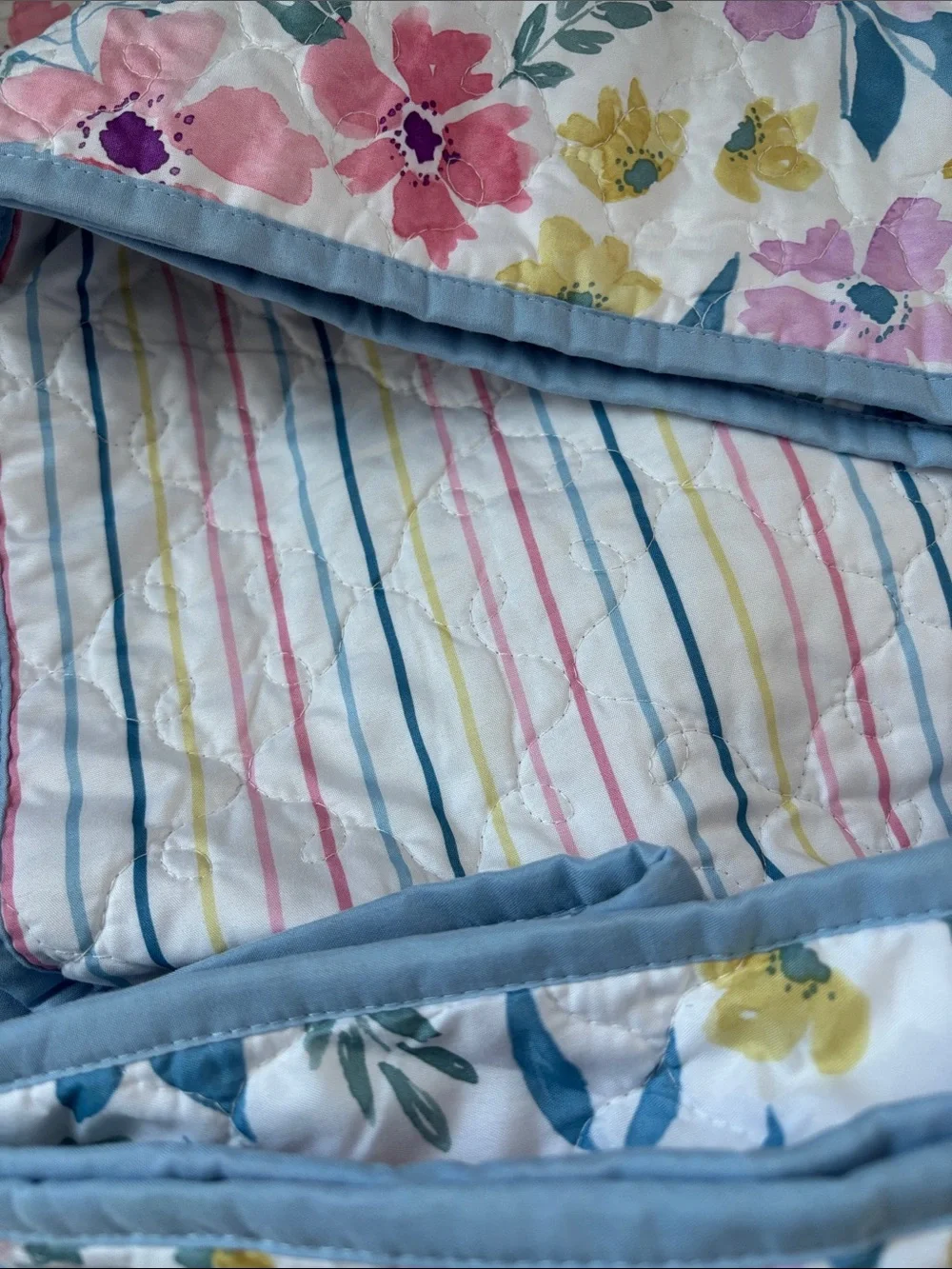 Kohls The Big One 3 pc.reversible quilt set Haley floral pattern,reverse stripes